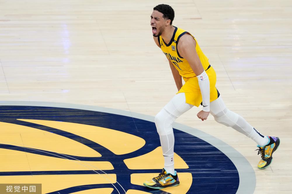 通过与年轻 通过与年轻