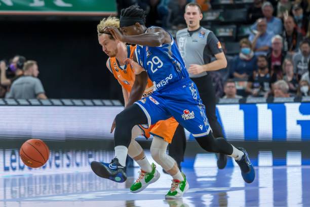 策略在热刺 策略在热刺